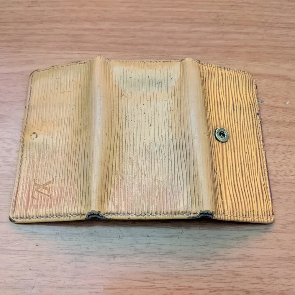 Louis Vuitton Epi Key Holder/Wallet #1540💥PRICE DROP💥